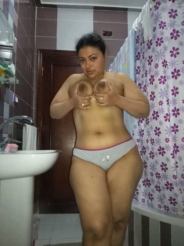 شرموطة بزازها عجب