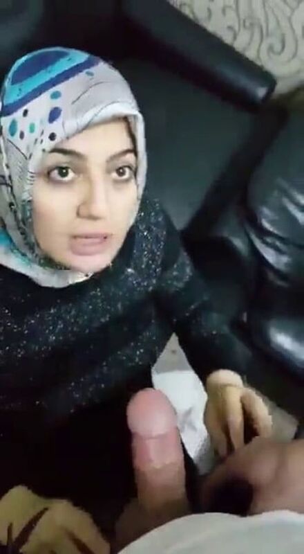 مصرية شرموطة قمة الأحتراف فى مص الأزبار