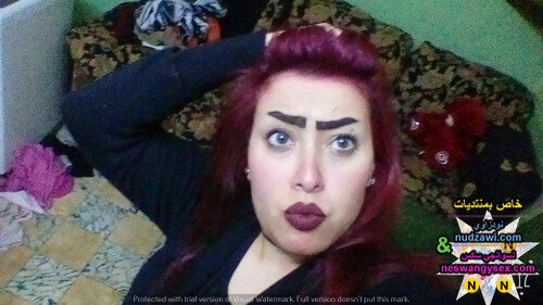 موزه وتكه مصريه تعرض جسمها البطل البت فرسة وباين علي عنيها