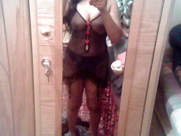 الشرموطة زينب وجسمها المثير