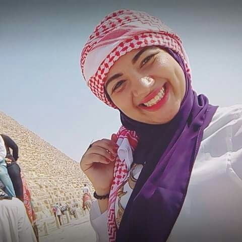 البوم لبنت كيوت تعرض من الحجاب للحمام
