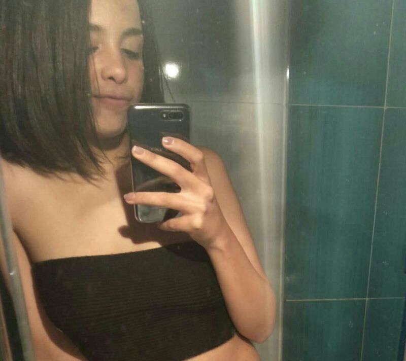 مراهقة كيوت عليها عود فرنساوى جاحد